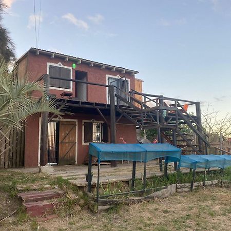 Casa De Huespedes Amigos Del Diablo Hotel Punta Del Diablo Bagian luar foto